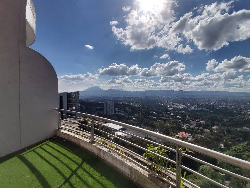 Alquilo Penthouse Totalmente Amueblado Km. 9.5 carretera al salvador $2,200. DÓLARES